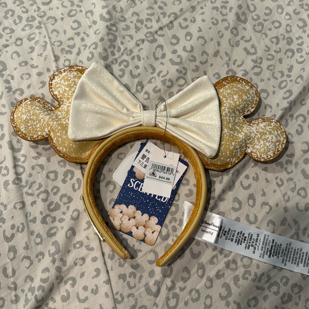 NWT Disney Loungefly Beignet Ears